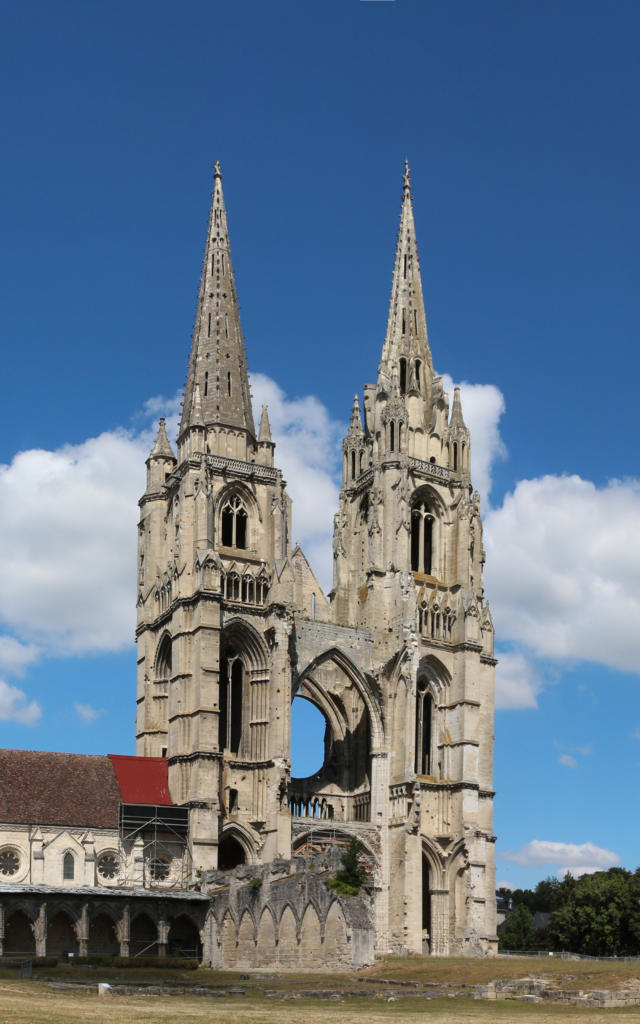 Façade < Abbaye Saint Jean Des Vignes < Soissons